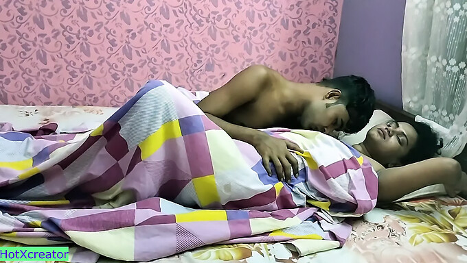 Isteri Rumah Tangga India Yang Sexy Dengan Payudara Besar. Menikmati Seks Anal Hardcore Pada Tengah Malam!