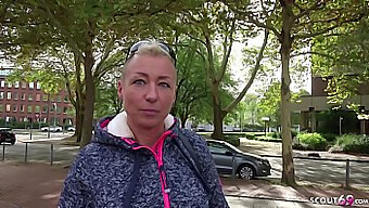 Nemška Casting Deklica Mandy Se Ukvarja Z Globokim Analnim Seksom S Skavtom